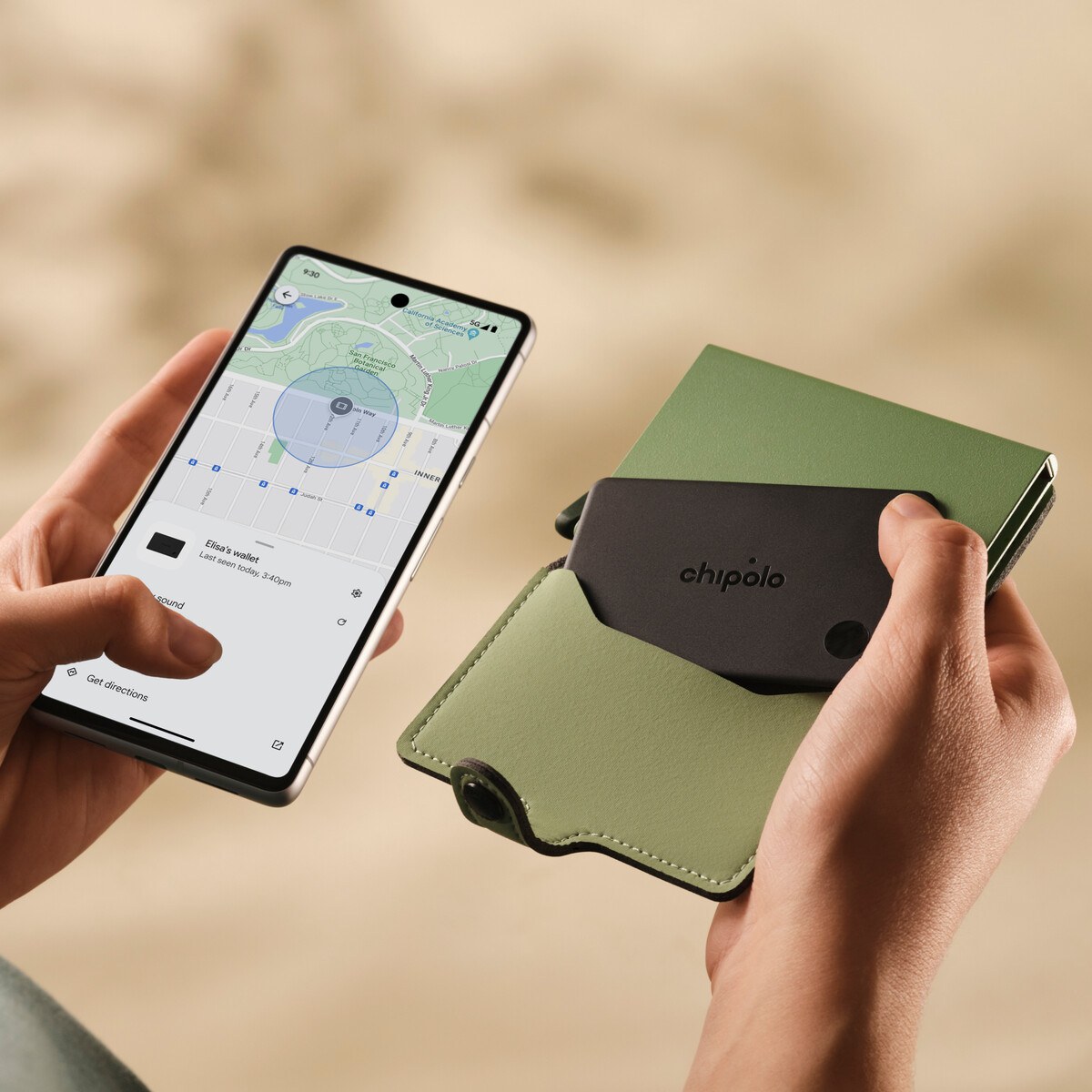 A hand slides the charcoal Chipolo CARD out of a green wallet while a phone shows the wallet's location on a map