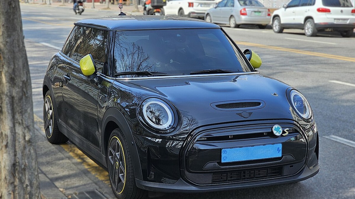 Mini Cooper SE (used)